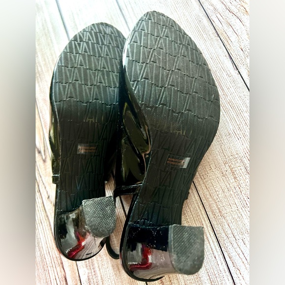 Ann Taylor peep toe slingback heels - Picture 6 of 9